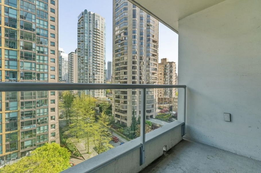 1209 1420 W Georgia Street Vancouver, BC - 16