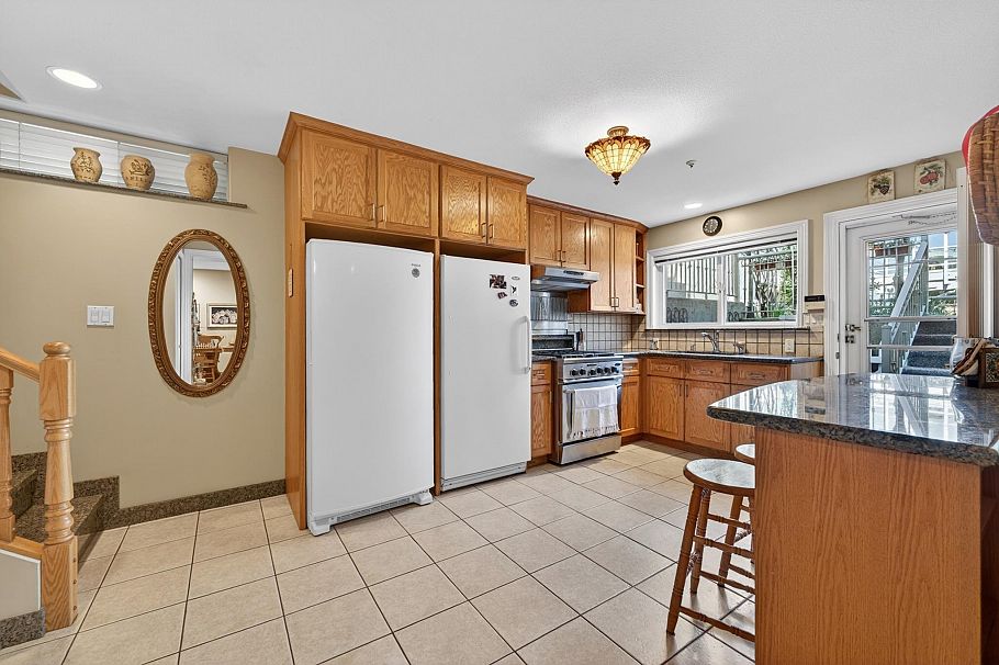 1627 E 34th Avenue Vancouver, BC - 19