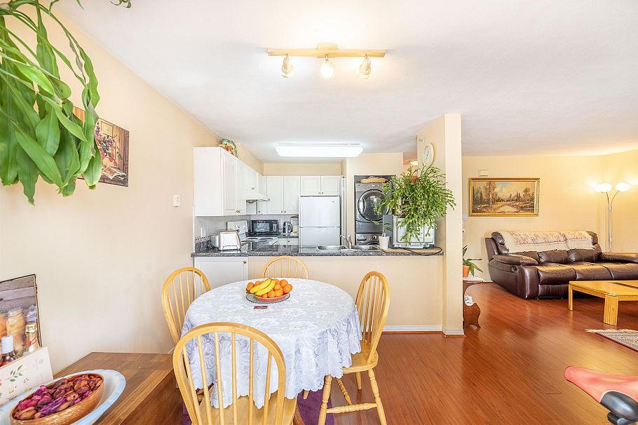 301 2677 E Broadway Vancouver, BC - 12