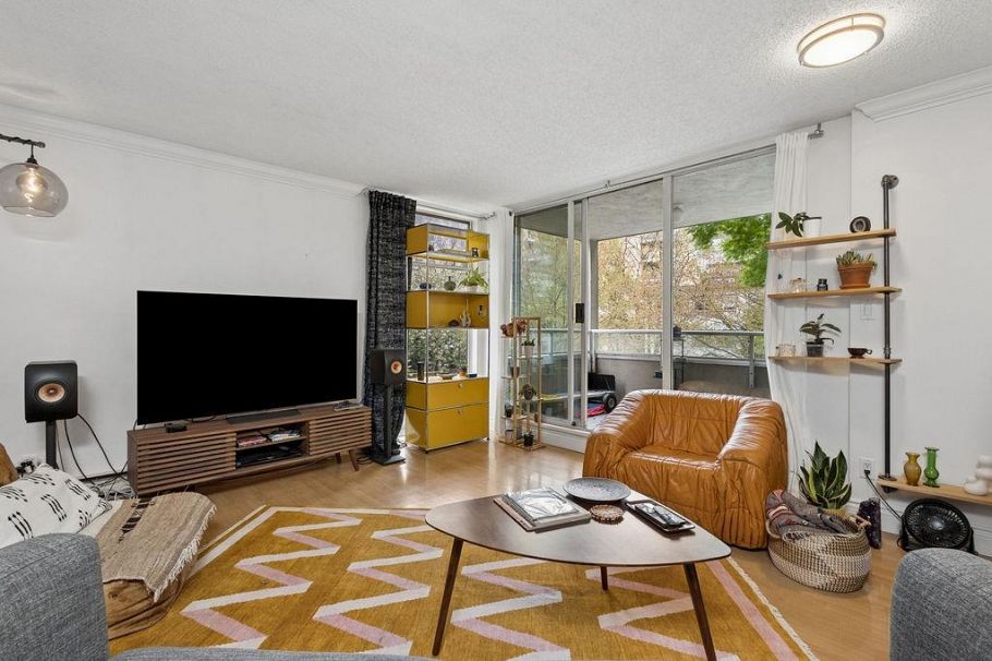 202 1220 Barclay Street Vancouver, BC - 4