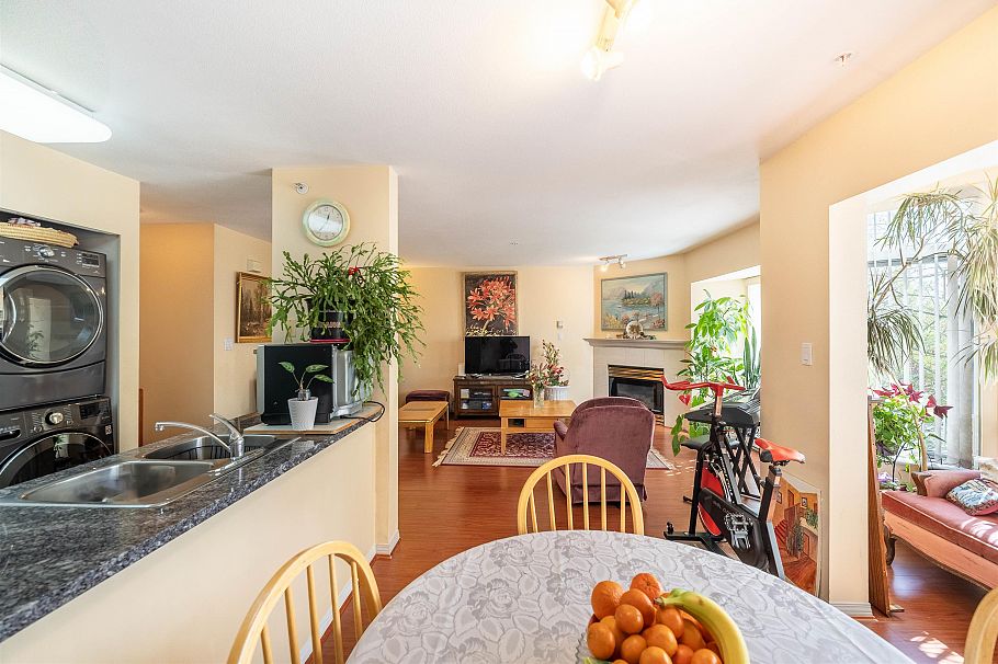 301 2677 E Broadway Vancouver, BC - 15