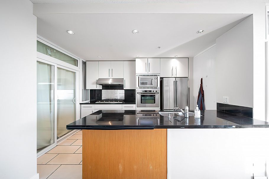 1202 2688 West Mall Vancouver, BC - 17