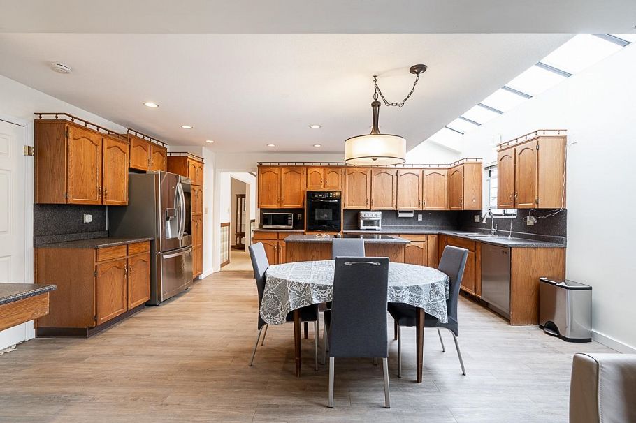 2235 W 16th Avenue Vancouver, BC - 30