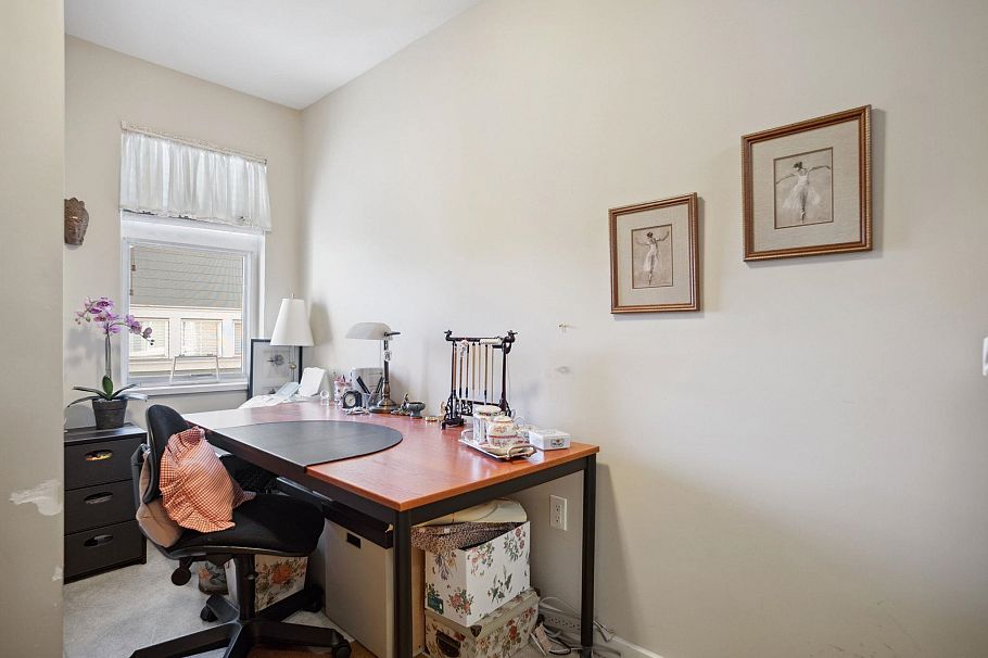 7411 Columbia Street Vancouver, BC - 25