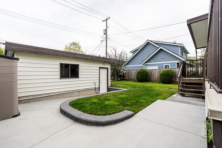 2235 W 16th Avenue Vancouver, BC - 31