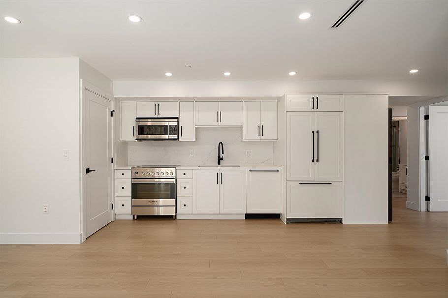 4832 Duchess Street Vancouver, BC - 10