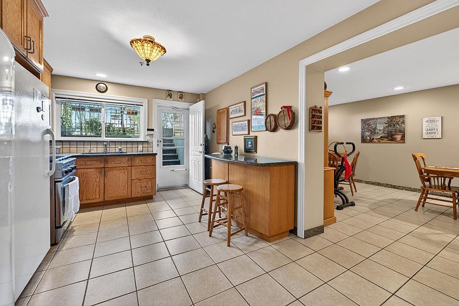 1627 E 34th Avenue Vancouver, BC - 21