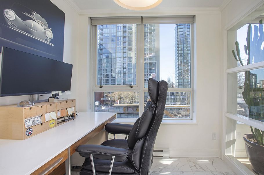 302 1438 Richards Street Vancouver, BC - 13