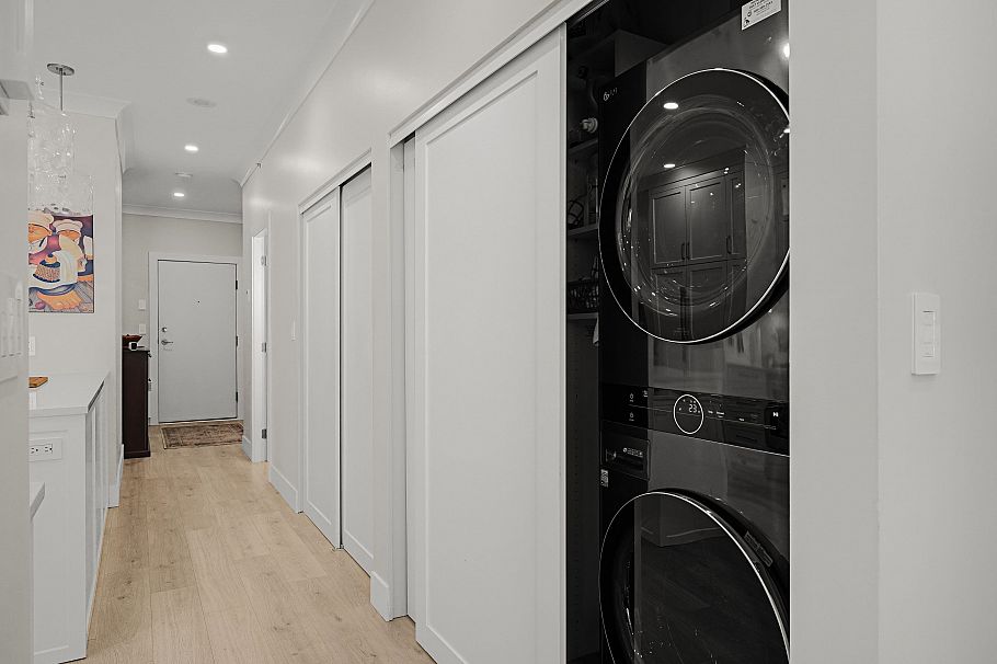 102 1488 Hornby Street Vancouver, BC - 9