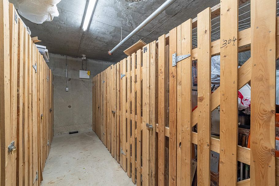 301 2677 E Broadway Vancouver, BC - 25