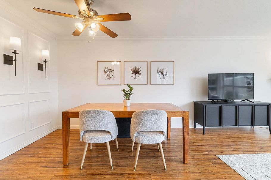 212 8450 Jellicoe Street Vancouver, BC - 9