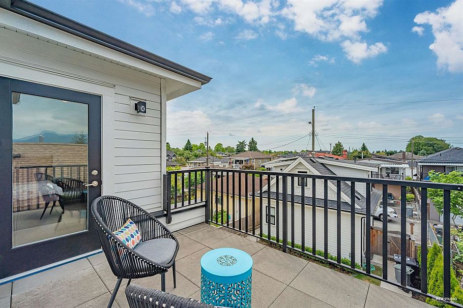 1221 Rossland Street Vancouver, BC - 14