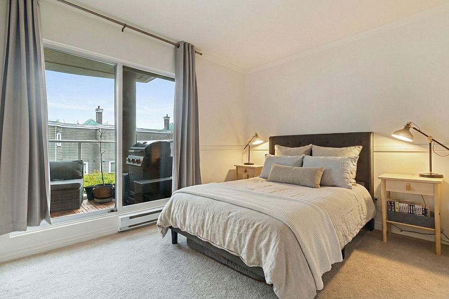 212 8450 Jellicoe Street Vancouver, BC - 22