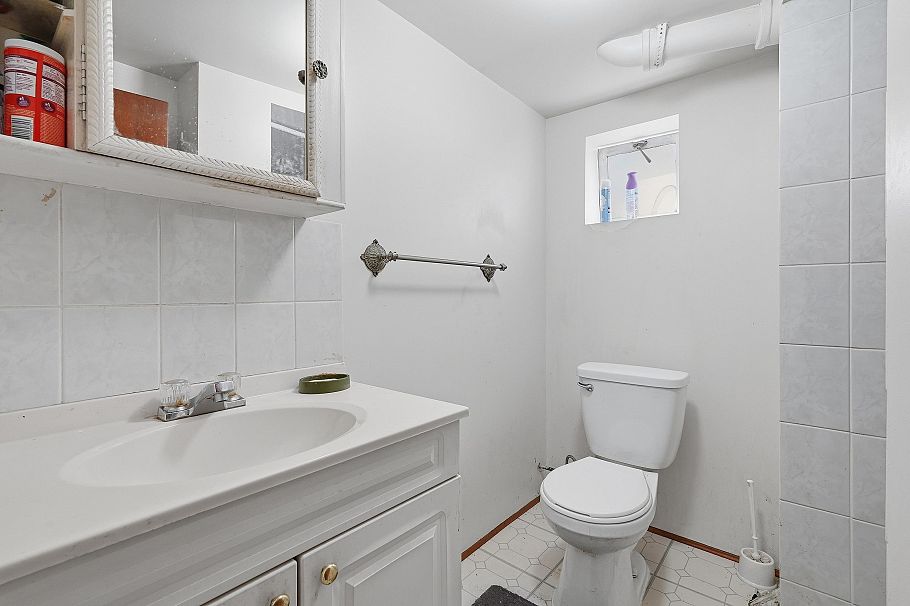 3090 Kitchener Street Vancouver, BC - 20