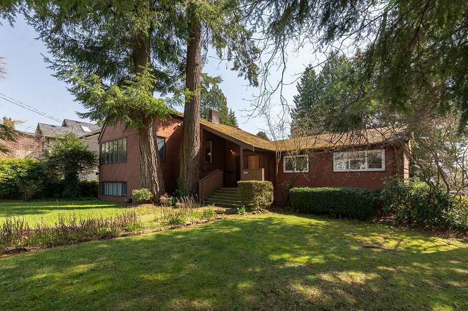 3186 W 42nd Avenue Vancouver, BC - 2