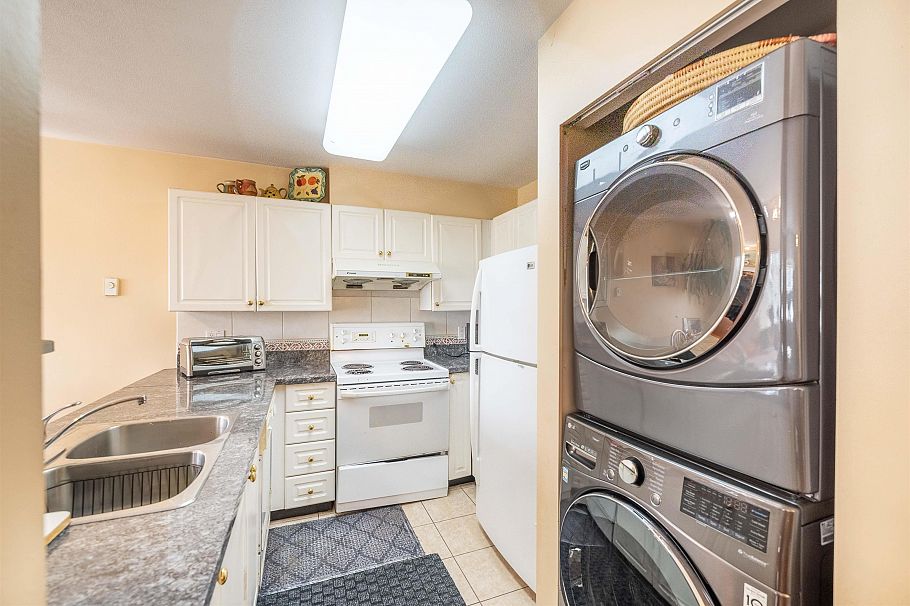 301 2677 E Broadway Vancouver, BC - 10