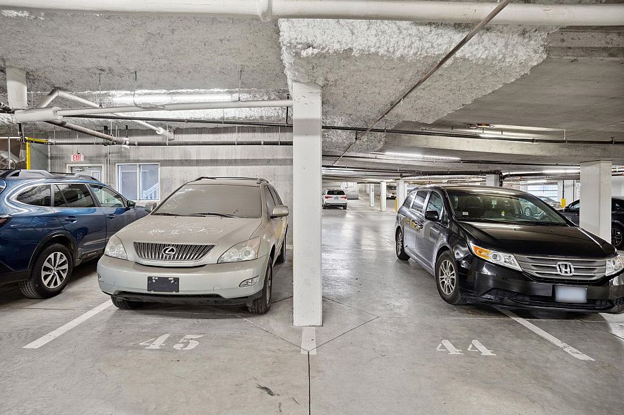 7411 Columbia Street Vancouver, BC - 30