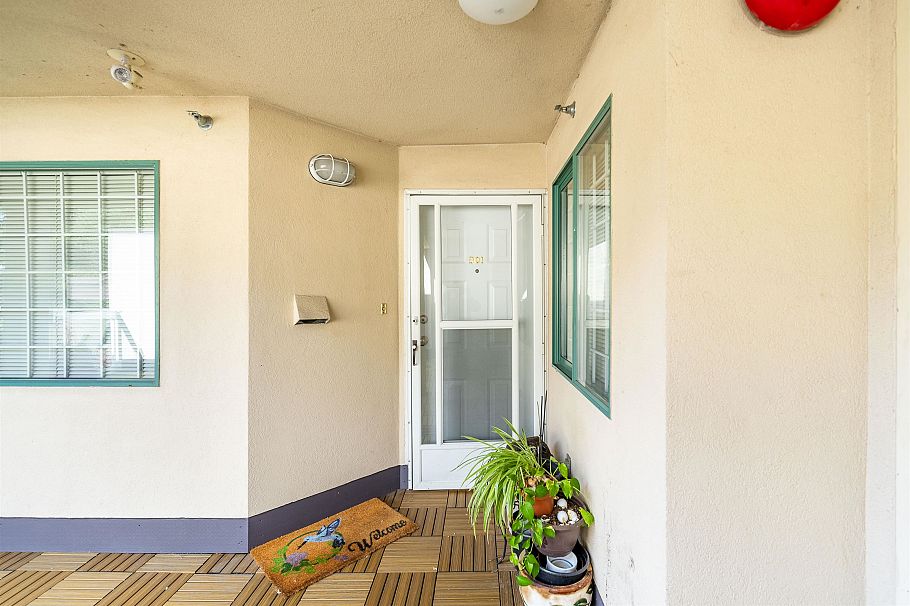 301 2677 E Broadway Vancouver, BC - 5