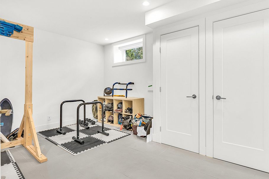 1221 Rossland Street Vancouver, BC - 20