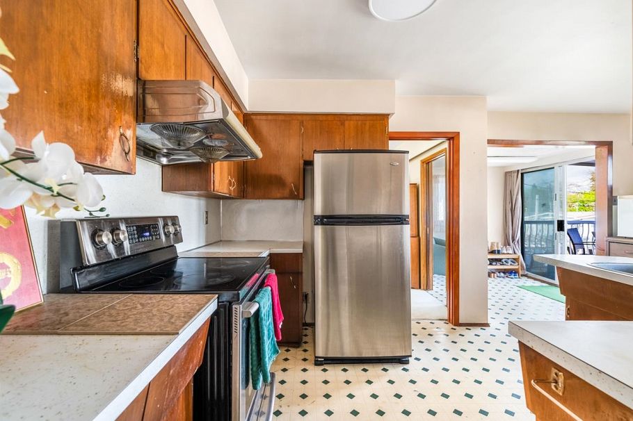 6036 Knight Street Vancouver, BC - 6