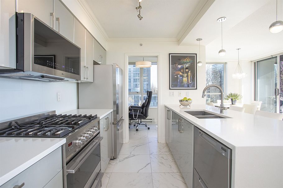 302 1438 Richards Street Vancouver, BC - 12