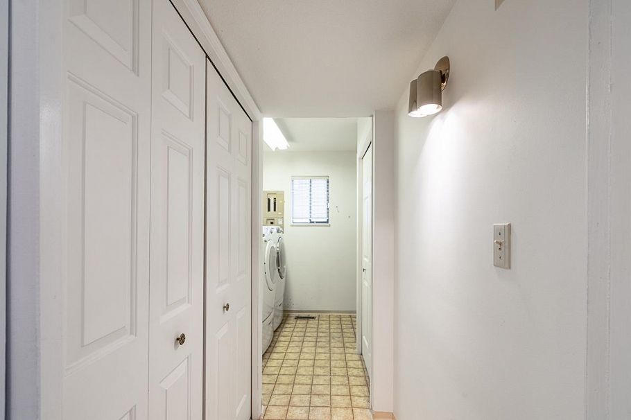 2235 W 16th Avenue Vancouver, BC - 18