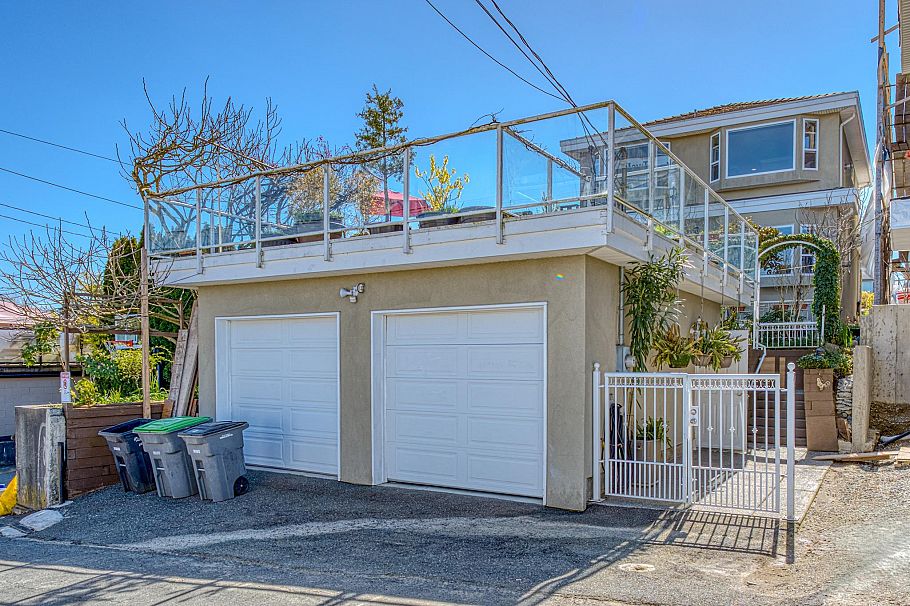 1627 E 34th Avenue Vancouver, BC - 24