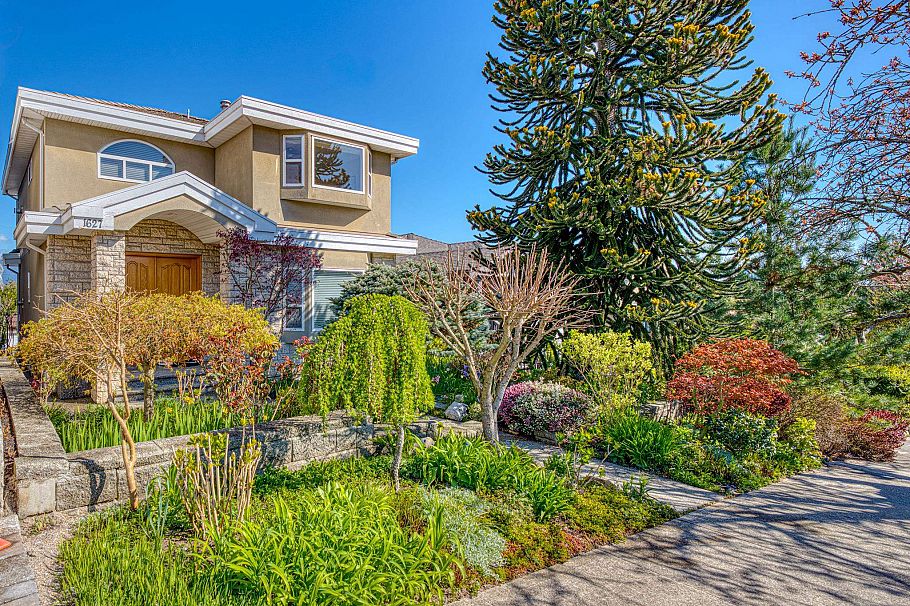 1627 E 34th Avenue Vancouver, BC - 3