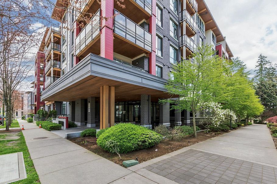 417 3581 Ross Drive Vancouver, BC - 2