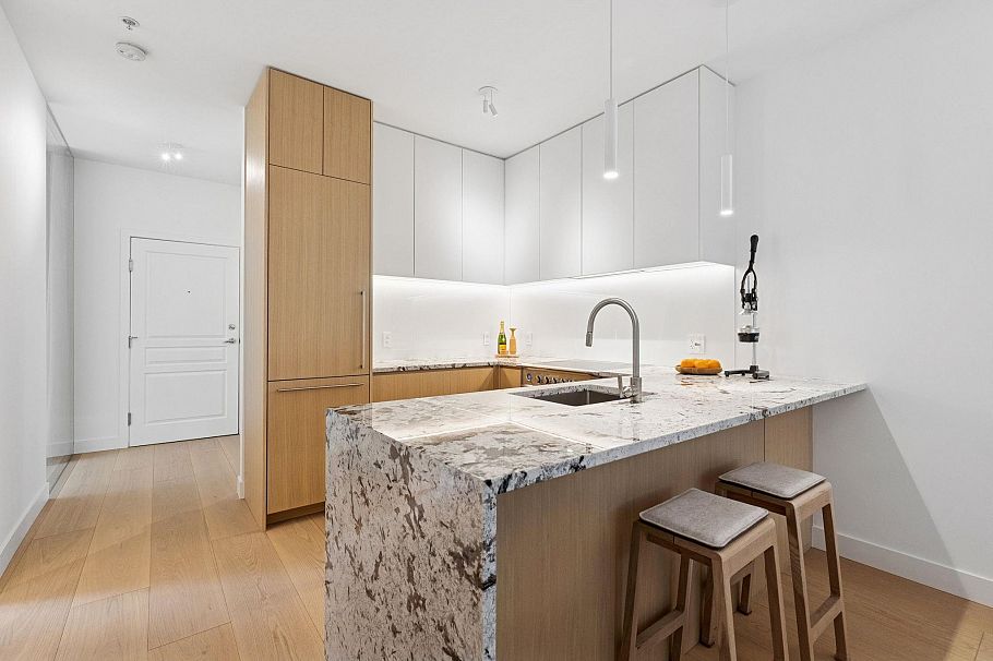 302 1388 Nelson Street Vancouver, BC - 6