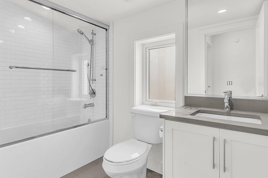 1221 Rossland Street Vancouver, BC - 35