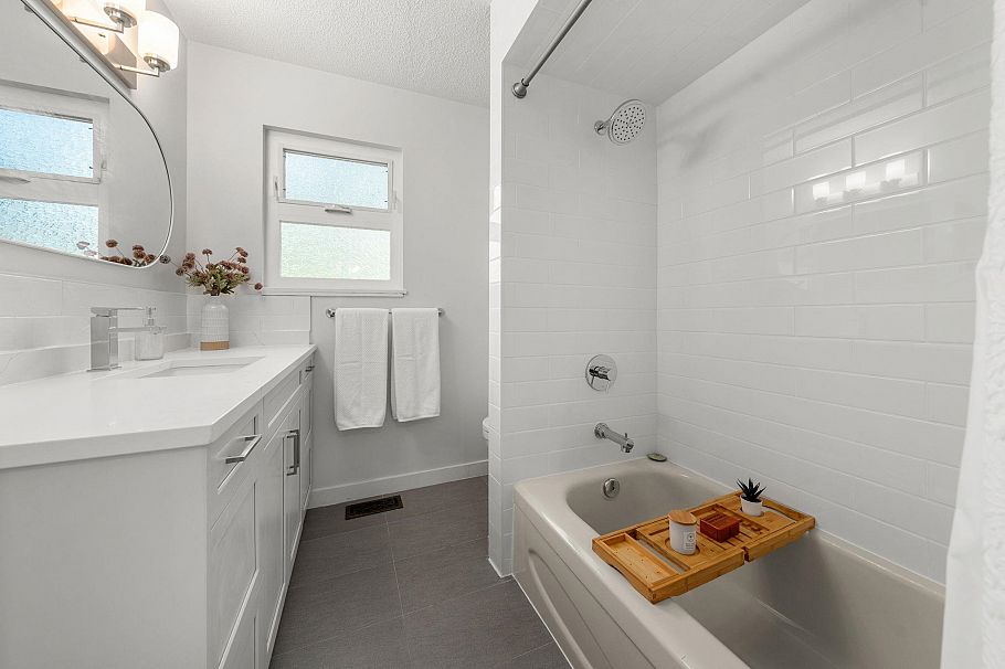 3300 Mahon Avenue North Vancouver, BC - 23