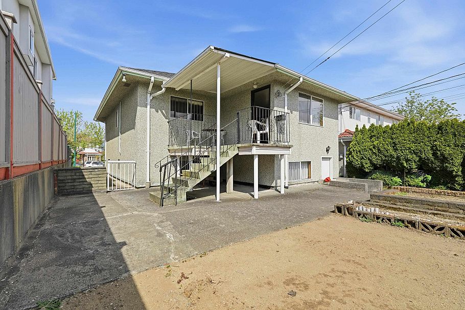 3090 Kitchener Street Vancouver, BC - 28