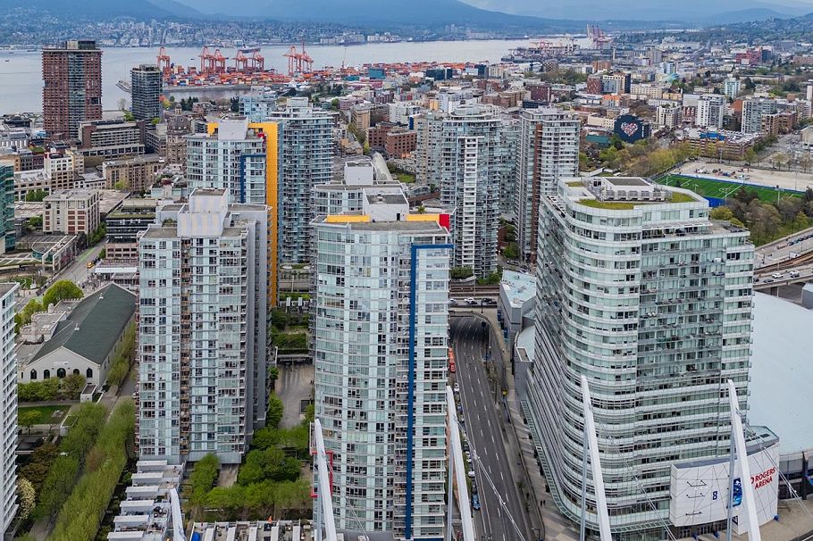 2609 111 W Georgia Street Vancouver, BC - 3