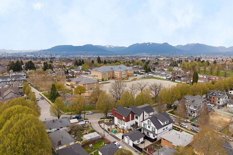 4832 Duchess Street Vancouver, BC - 27