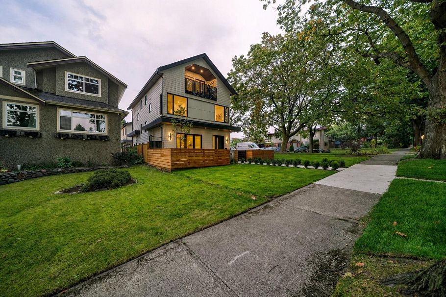 2493 Eton Street Vancouver, BC - 36