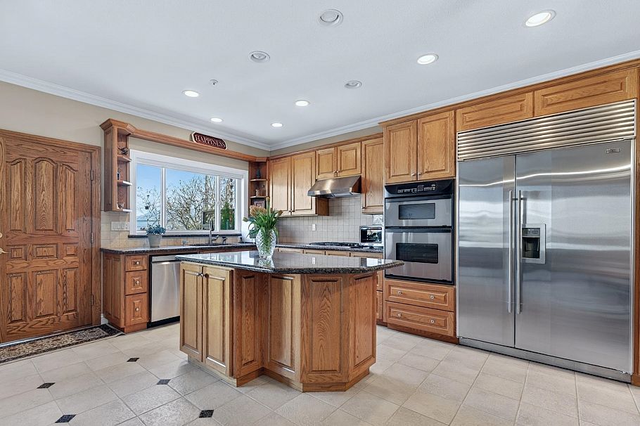 1627 E 34th Avenue Vancouver, BC - 10