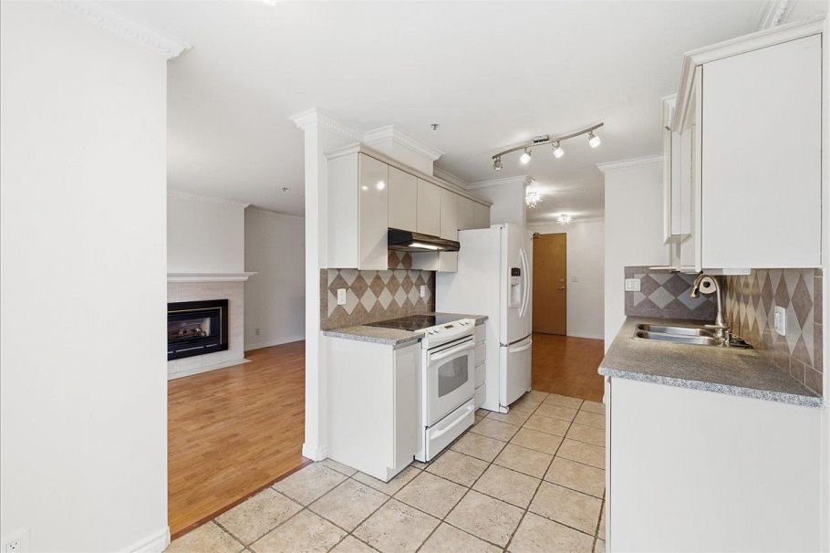 201 3290 W 4th Avenue Vancouver, BC - 22