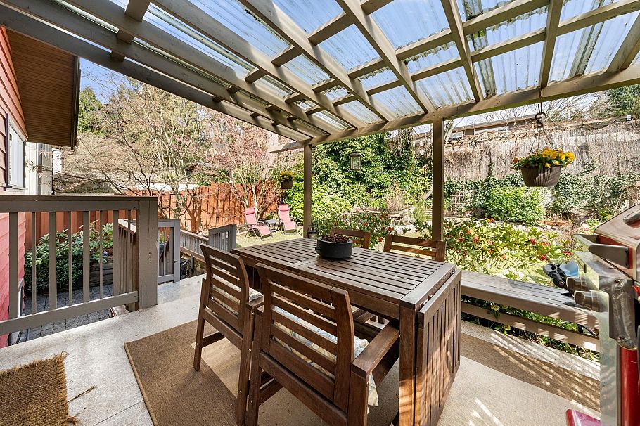 3300 Mahon Avenue North Vancouver, BC - 12