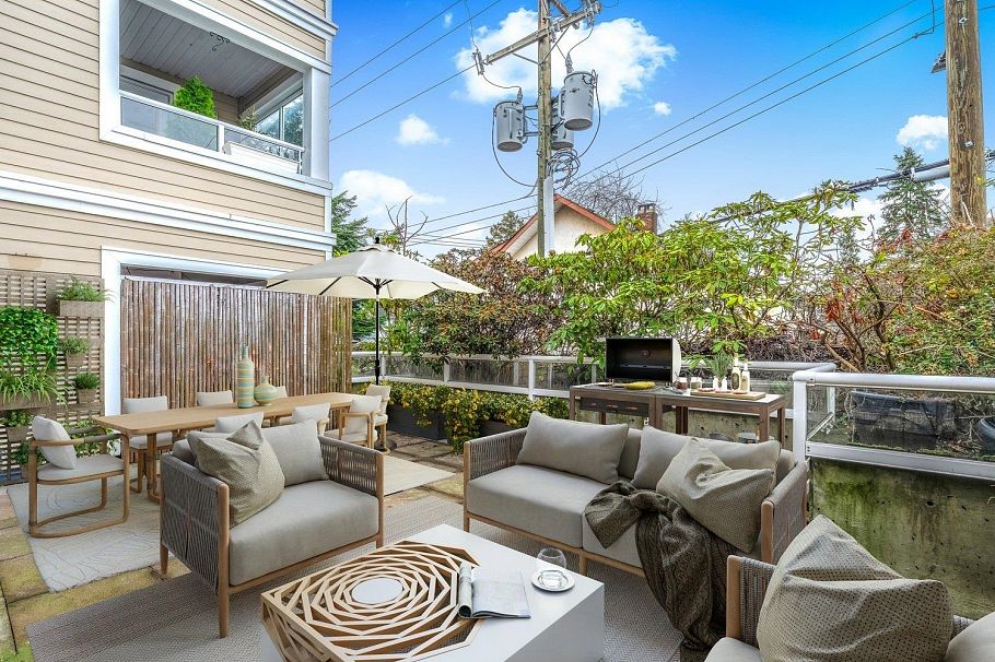 207 1990 Dunbar Street Vancouver, BC - 1