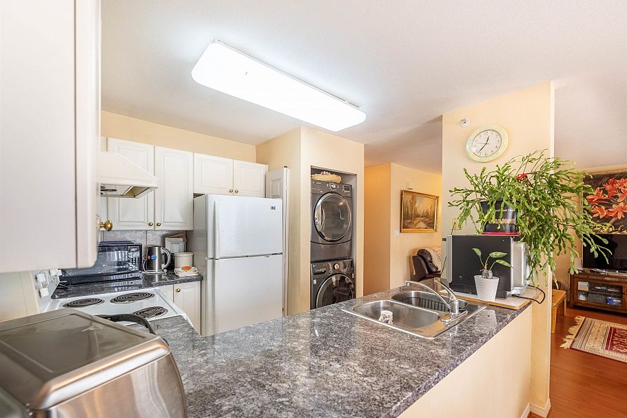 301 2677 E Broadway Vancouver, BC - 14