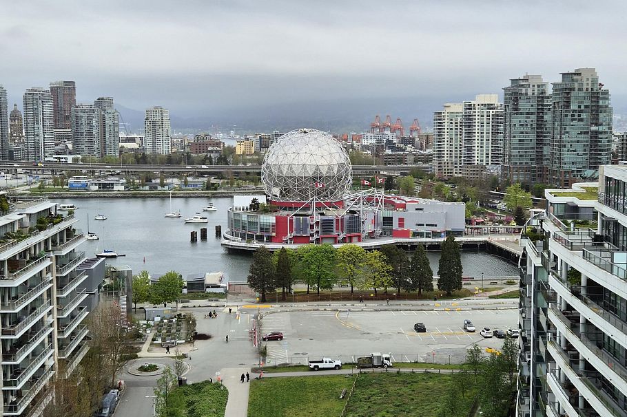 1606 1708 Ontario Street Vancouver, BC - 1