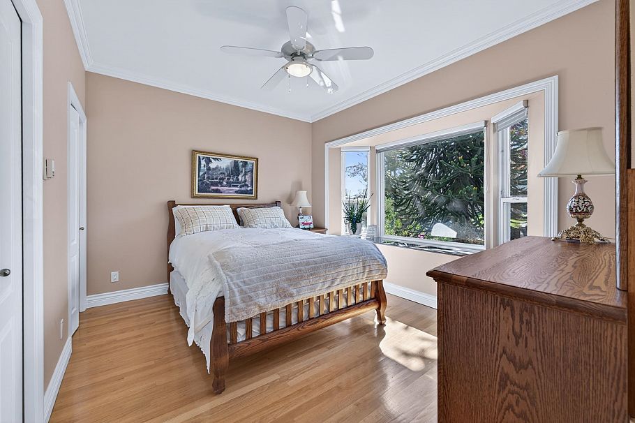 1627 E 34th Avenue Vancouver, BC - 11