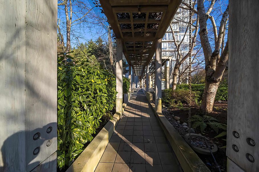 1202 2688 West Mall Vancouver, BC - 35