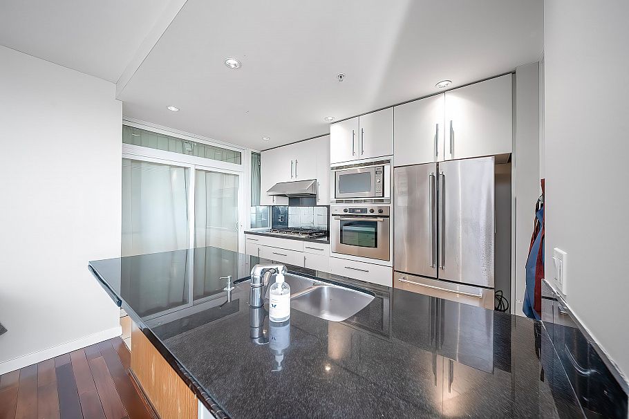 1202 2688 West Mall Vancouver, BC - 16