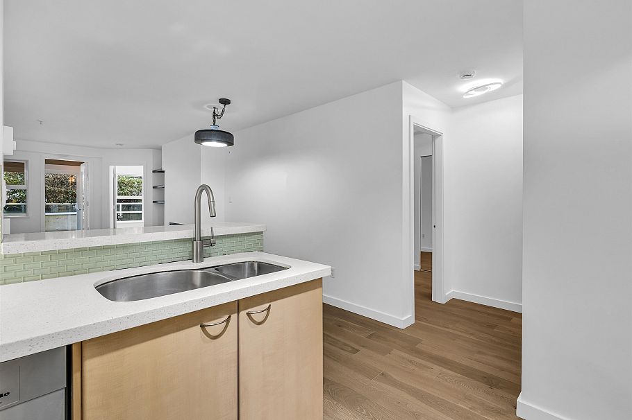 207 1990 Dunbar Street Vancouver, BC - 18