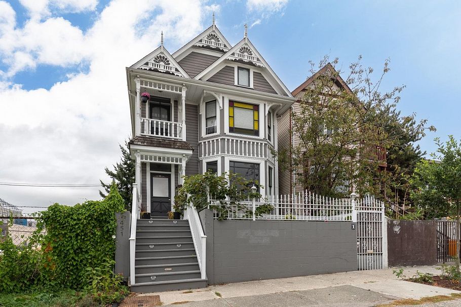 1 451 E Pender Street Vancouver, BC - 1