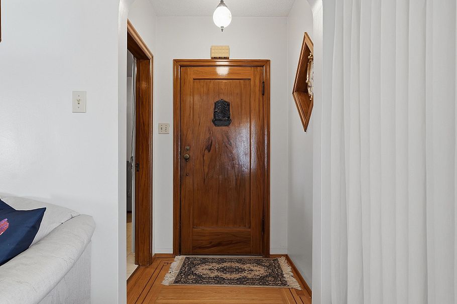 3090 Kitchener Street Vancouver, BC - 11