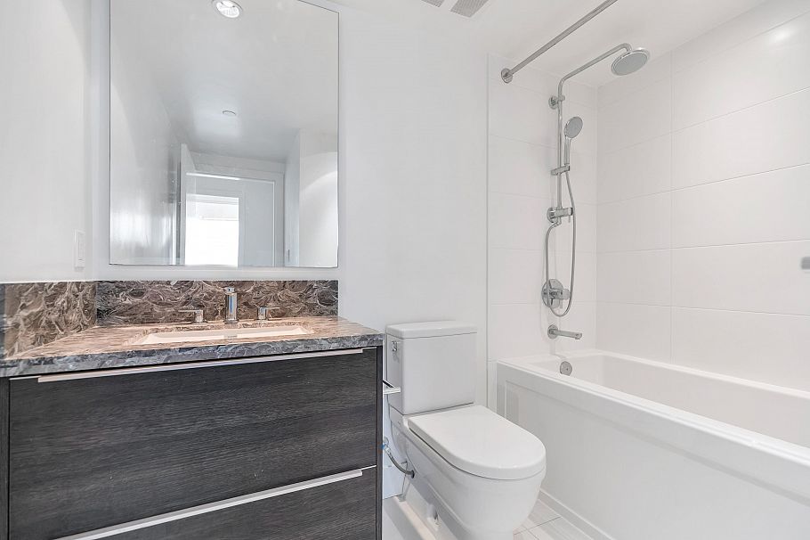 601 1550 Fern Street North Vancouver, BC - 30