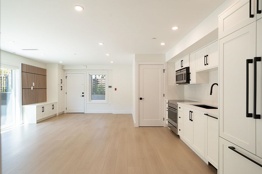 4832 Duchess Street Vancouver, BC - 5